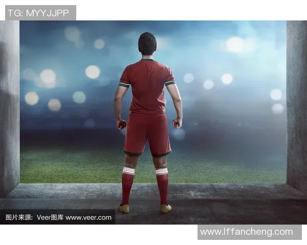 足球明星经典背影瞬间展现运动魅力与激情的完美结合